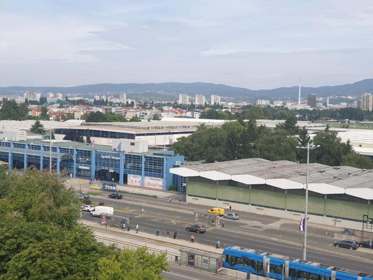 Apartman Lana ,Froudeova Ulica 3 Nasuprot Zg Velesajma Daire Zagreb Dış mekan fotoğraf